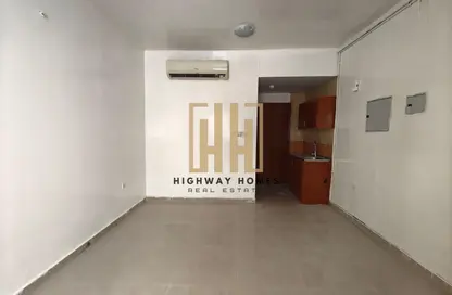 Apartment - Studio - 1 Bathroom for rent in Muwaileh 3 Building - Muwaileh - Sharjah