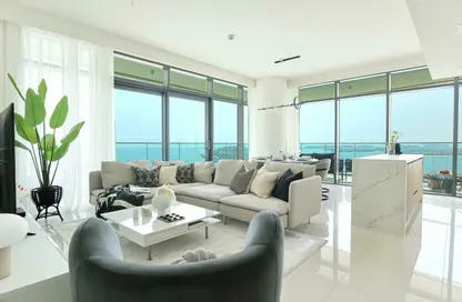 Living Room image for: Apartment - 3 Bedrooms - 4 Bathrooms for rent in Beach Vista - EMAAR Beachfront - Dubai Harbour - Dubai, Image 1