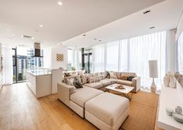 صورةغرفة المعيشة لـ: شقة - 3 غرف نوم - 5 حمامات للكراء في Apartment Building 8 - مساكن بلوواترز - بلوواترز - دبي, صورة 1