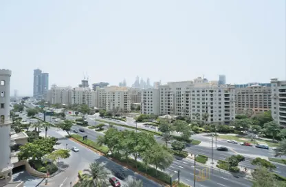 Apartment - 3 Bedrooms - 4 Bathrooms for rent in Al Hatimi - Shoreline Apartments - Palm Jumeirah - Dubai