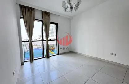 شقة - 2 غرف نوم - 2 حمامات للايجار في B كريك سايد 18 - حدائق الإمارات 1 - ميناء خور دبي (ذا لاجونز) - دبي