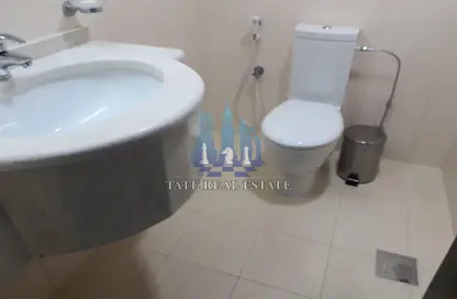 Apartment - 2 Bedrooms - 2 Bathrooms for rent in Khalifa Street - Abu Dhabi