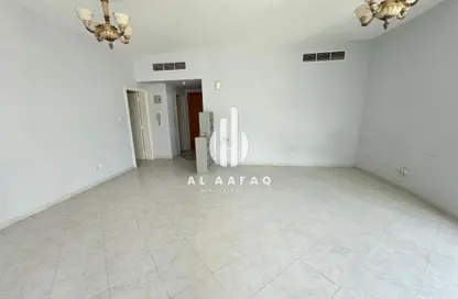 شقة - غرفة نوم - 2 حمامات للايجار في المجاز 3 - المجاز - الشارقة شقة - غرفة نوم - 2 حمامات للايجار في المجاز 3 - المجاز - الشارقة