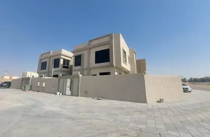 فيلا - 5 غرف نوم - 6 حمامات للايجار في الحليو 2 - الحليو - عجمان