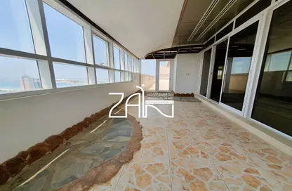 Penthouse - 3 Bedrooms - 4 Bathrooms for rent in Al Nakheel Tower - Al Khalidiya - Abu Dhabi