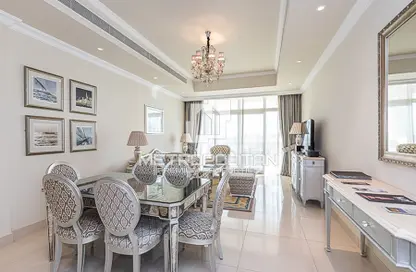 Living / Dining Room image for: Apartment - 2 Bedrooms - 3 Bathrooms for rent in Kempinski Palm Residence - The Crescent - Palm Jumeirah - Dubai, Image 1