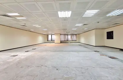 نصف طابق - استوديو - 1 حمام للايجار في برج الغيث - شارع حمدان - أبوظبي