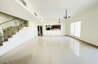 شقة - 3 غرف نوم - 4 حمامات للايجار في بناية رويال جي في سي - الضاحية 10 - قرية جميرا الدائرية - دبي