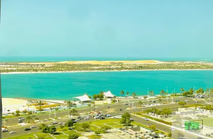 شقة - 4 غرف نوم - 6 حمامات للايجار في شارع الكورنيش - أبوظبي