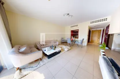 شقة - غرفة نوم - 2 حمامات للايجار في مسك 2 - المسك - المدينة القديمة - دبي وسط المدينة - دبي