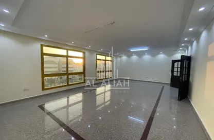 Apartment - 4 Bedrooms - 5 Bathrooms for rent in Al Manaseer - Abu Dhabi