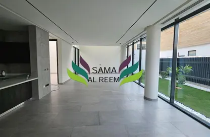 Villa - 6 Bedrooms - 6 Bathrooms for rent in Jumeirah 1 Villas - Jumeirah 1 - Jumeirah - Dubai