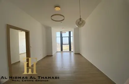 Empty Room image for: Apartment - 1 Bedroom - 2 Bathrooms for rent in Regina Tower - Jumeirah Village Circle - Dubai, Image 1