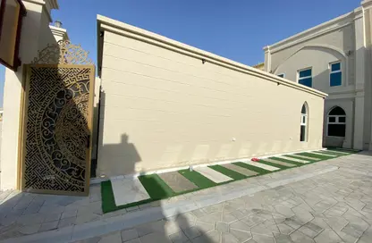 شقة - 2 غرف نوم - 2 حمامات للايجار في مدينة الرياض - أبوظبي
