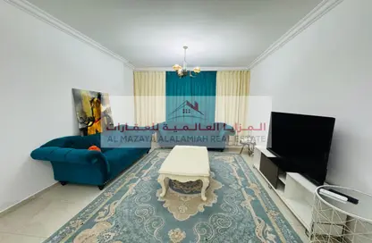 شقة - 2 غرف نوم - 3 حمامات للايجار في برج الثريا - التعاون - الشارقة