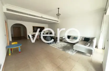 Apartment - 2 Bedrooms - 4 Bathrooms for rent in Al Hamri - Shoreline Apartments - Palm Jumeirah - Dubai