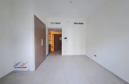 Empty Room image for: Apartment - 1 Bathroom for rent in Azizi Riviera 33 - Meydan One - Meydan - Dubai, Image 1
