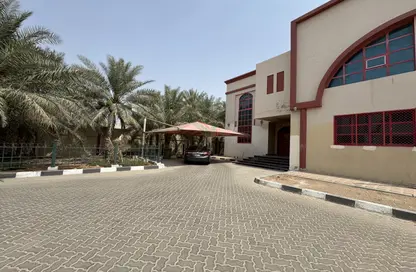 فيلا - 3 غرف نوم - 4 حمامات للايجار في المحطة - الطويه - العين