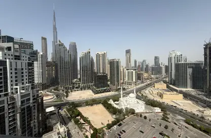 Apartment - 3 Bedrooms - 5 Bathrooms for rent in Executive Tower F - Executive Towers - Business Bay - Dubai