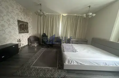 Room / Bedroom image for: Apartment - 2 Bedrooms - 2 Bathrooms for sale in Marina Pinnacle - Dubai Marina - Dubai, Image 1