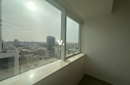 Apartment - 2 Bedrooms - 3 Bathrooms for rent in Blue Tower - Sheikh Zayed Road - Dubai