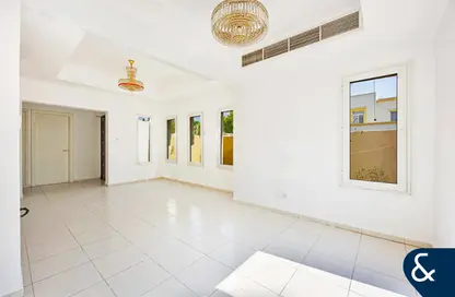 Villa - 3 Bedrooms - 2 Bathrooms for sale in Springs 11 - The Springs - Dubai