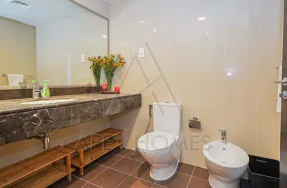 Apartment - 2 Bedrooms - 2 Bathrooms for rent in Sky Tower - Shams Abu Dhabi - Al Reem Island - Abu Dhabi