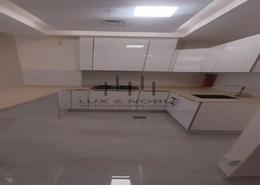 صورةمطبخ لـ: Studio - 1 حمام للكراء في دار الجوهرة - قرية الجميرا سركل - دبي, صورة 1