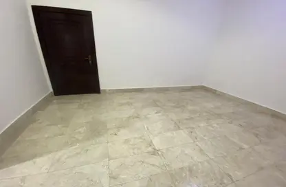 صورة لـ غرفة فارغة شقة - 1 حمام للايجار في مدينة خليفة أ - مدينة خليفة - أبوظبي ، صورة رقم 1