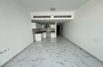 Apartment - 1 Bathroom for rent in Al Amir Building - Arjan - Dubai