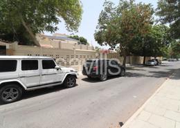 Villa in Good Location | With Parking Slot