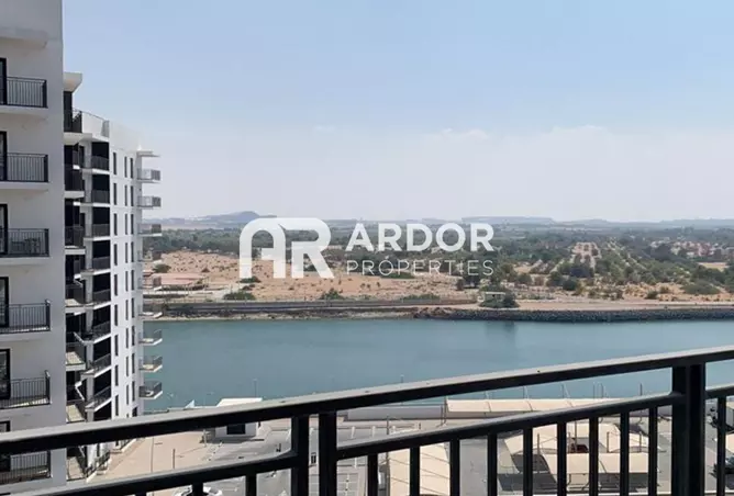 Apartment - 3 Bedrooms - 4 Bathrooms for sale in Waters Edge - Yas Island - Abu Dhabi