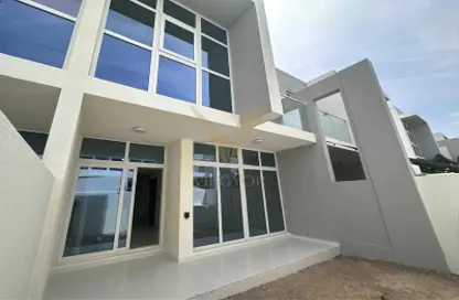 Villa - 3 Bedrooms - 4 Bathrooms for rent in Albizia - Damac Hills 2 - Dubai