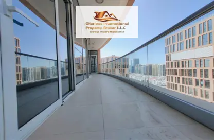 Balcony image for: Apartment - 4 Bedrooms - 5 Bathrooms for rent in Shining Towers - Al Khalidiya - Abu Dhabi, Image 1