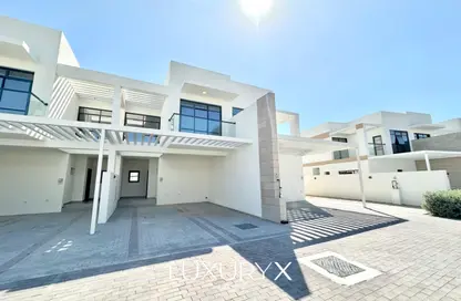 Townhouse - 3 Bedrooms - 3 Bathrooms for sale in Greenwoods - DAMAC Hills - Dubai