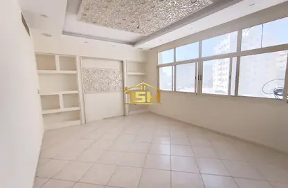 Empty Room image for: Apartment - 1 Bedroom - 1 Bathroom for rent in Al Qulaya'ah - Al Sharq - Sharjah, Image 1