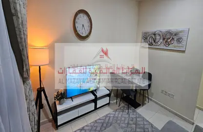 شقة - غرفة نوم - 2 حمامات للايجار في برج ماجيستيك - شارع التعاون - التعاون - الشارقة