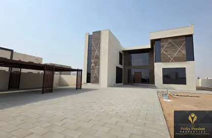Villa - 5 Bedrooms - 6 Bathrooms for rent in Al Aweer 1 - Al Aweer - Dubai