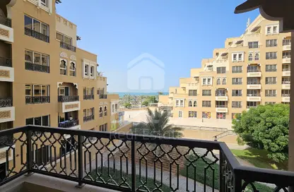 شقة - غرفة نوم - 2 حمامات للايجار في ياقوت - باب البحر - جزيرة المرجان - رأس الخيمة