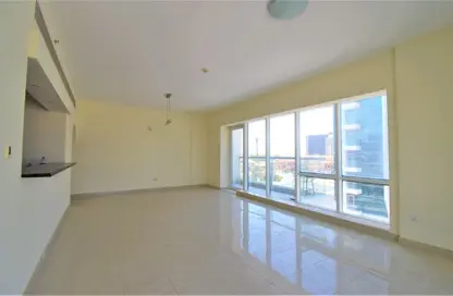شقة - 2 غرف نوم - 3 حمامات للايجار في برج التنس - مدينة دبي الرياضية - دبي