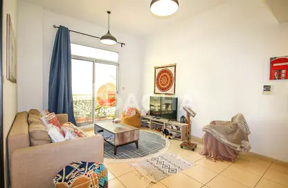 Apartment - 1 Bedroom - 1 Bathroom for sale in Mazaya 25 - Queue Point - Dubai Land - Dubai