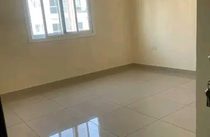 شقة - غرفة نوم - 2 حمامات للايجار في الجرف الصناعية 2 - الجرف الصناعية - عجمان