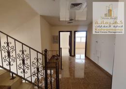 صورةردهة-ممر لـ: مجمع سكني - 5 غرف نوم للبيع في المشرف - أبوظبي, صورة 1