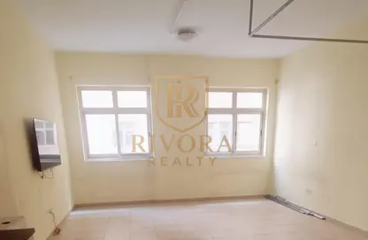 Apartment - Studio - 1 Bathroom for rent in Abdul Rahim Mohd Al Zarooni Building - Mankhool - Bur Dubai - Dubai