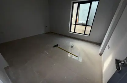 شقة - غرفة نوم - 2 حمامات للايجار في مبنى جيباس 3 - الراشدية 2 - الراشدية - عجمان