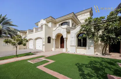 Villa - 5 Bedrooms - 5 Bathrooms for rent in Palm Jumeirah - Dubai