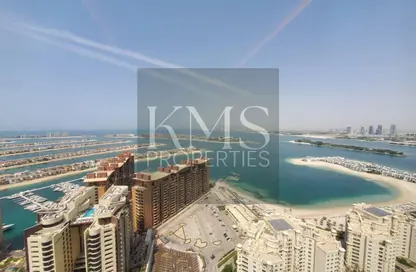 Apartment - Studio - 1 Bathroom for rent in The Palm Tower - Palm Jumeirah - Dubai