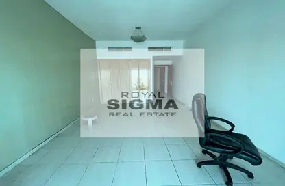 Apartment - 2 Bedrooms - 3 Bathrooms for rent in Emerald Oud Metha - Oud Metha - Bur Dubai - Dubai