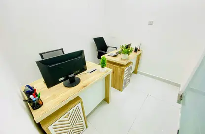 Office Space - Studio - 1 Bathroom for rent in Red Avenue - Al Garhoud - Dubai