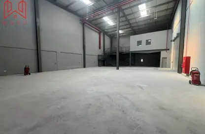 Warehouse - Studio - 1 Bathroom for rent in Al Khabisi - Deira - Dubai